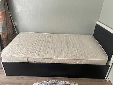 Çarpayılar: Tək nəfərlik çarpayı və döşək dəsti - Ölçü: təxmini 90x200 sm tək — 1