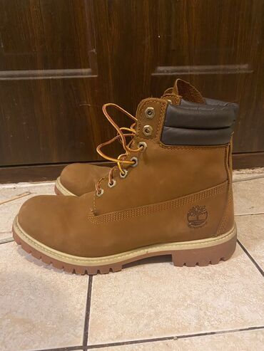 caterpillar cipele akcija: Timberland čizme. Par puta obuvene. Broj 42. Prodajem ih za 4.500 rsd