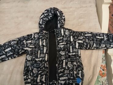 детские леггинсы из хлопка: Uşaq üçün qışlıq kapüşonlu kurtka - Rəng: qara əsas, üzərində ağ