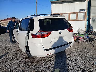 таета сиена 2021: Toyota Sienna: 2020 г., Минивэн — 1