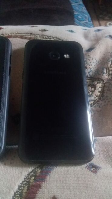 15000 телефон: Samsung Galaxy A3 2017, Б/у, 16 ГБ, цвет - Черный, 2 SIM