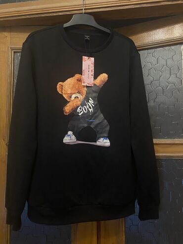 Köynək və bluzalar: Qadın geyimləri – 2 fərqli model 1) Ağ bluz: - Yumşaq, axıcı parça - — 38