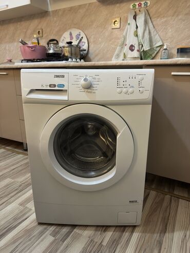 Стиральные машины: Стиральная машина Zanussi, 5 кг, Без сушки