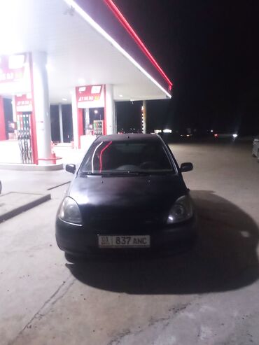 Toyota: Toyota Yaris: 2000 г., 1 л, Механика, Бензин, Купе