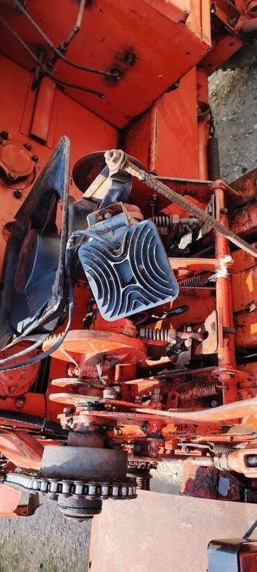 Pres bağlayanlar: Ot-saman pres yığan kənd təsərrüfatı maşını (pres-podborşik) — 7