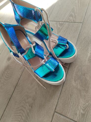 prada sandale 2023: Sandale, 39