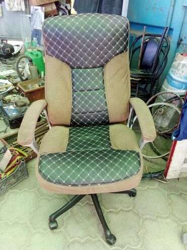 прием бу мебели бишкек: Продаю кресло, не работает амортизатор а так в нормальном состоянии