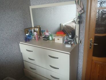 Dolablar: İşlənmiş, Kupe, 2 qapılı Düz dolab, Qarderob, paltar dolabı -da lalafo.az — 13 Dolablar: İşlənmiş, Kupe, 2 qapılı Düz dolab, Qarderob, paltar dolabı — 13