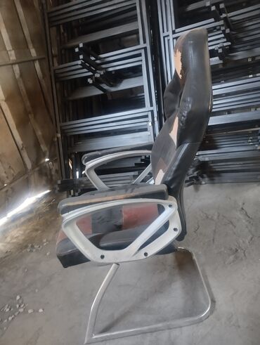 Игровые кресла: Игровое кресло, Б/у, Без колесиков, цвет - Черный, Экокожа — 4