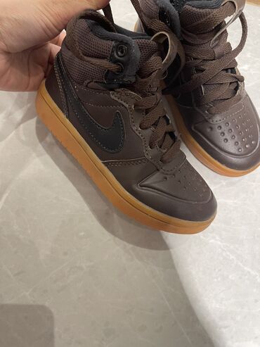 uşaq belekleri: Nike orijinal . Demek olar yenı kımıdı ıplı olduguna gore ıstıfade ede
