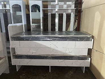 Односпальные кровати: Односпальные кровати, цена 8 500 сом, качество новая, в комплекте — 8