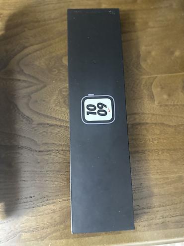 Apple Watch: APPLE WATCH NIKE SE 44 mm
Black sport band — 3