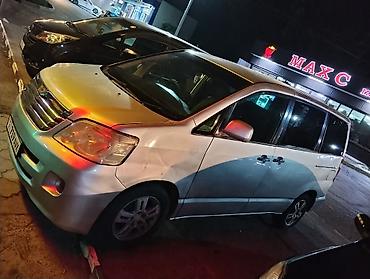 Toyota: Toyota Noah: 2003 г., 2 л, Автомат, Бензин, Минивэн — 4