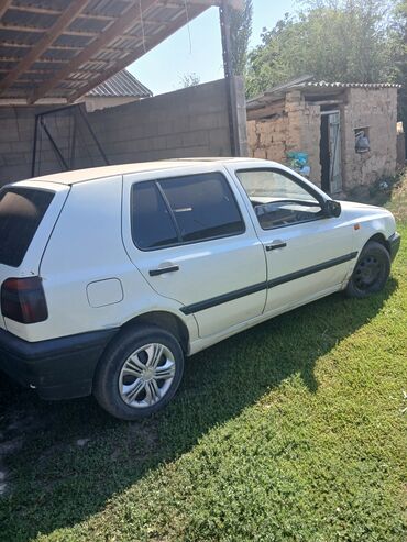 шины 14 нексия: Белый хэтчбек Volkswagen Golf, модель, известная своей практичностью и