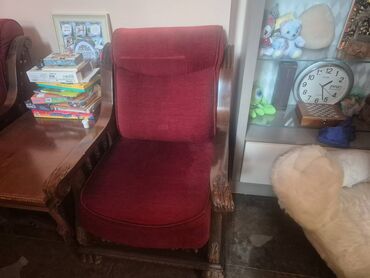 Bağ divan və kreslo dəstləri: İşlənmiş, Jurnal masası, 2 kreslo, Divan, Rumıniya — 20