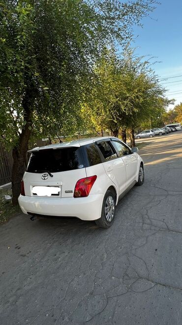 Toyota: Toyota ist: 2004 г., 1.5 л, Робот, Бензин, Хэтчбэк