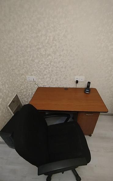 Ofis mebeli: Ofis dəsti – iş masası və fırlanan kreslo - Masanın materialı: taxta — 1