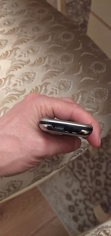 nokia 2010: Nokia 6700 Slide, Düyməli — 4