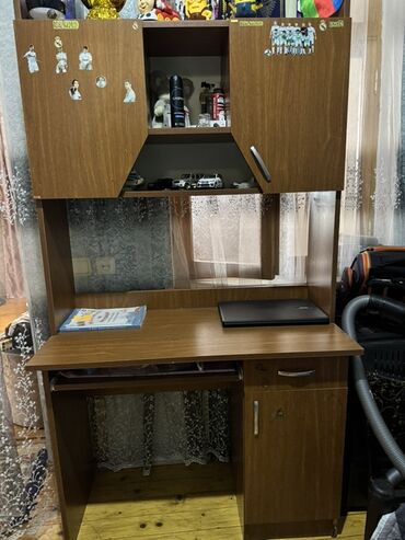 yazı stolu ikinci əl: Kompüter masası, Laminat, Dördbucaq masa