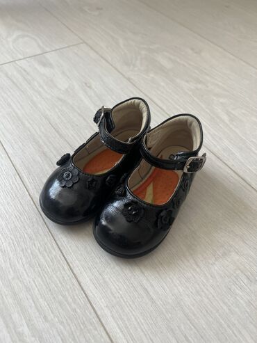 Детская обувь: Детская обувь Chicco
Размер 19