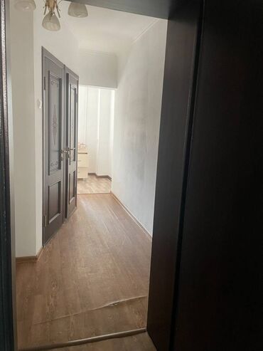 двери в подъезд с домофоном бишкек: 2 комнаты, 60 м², Индивидуалка, 3 этаж, Косметический ремонт