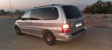 Kia: Kia Carnival: 2005 г., 2.5 л, Автомат, Бензин, Минивэн — 3