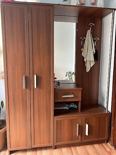İşlənmiş, 2 qapılı, Güzgülü, Qəhvəyi, Açılan, Düz dolab
