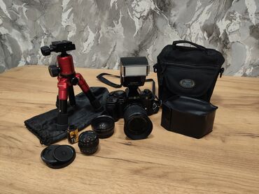 фотоаппарат моментальной печати instax mini 11: Продаётся профессиональный плёночный фотоаппарат. В комплекте: Тушка