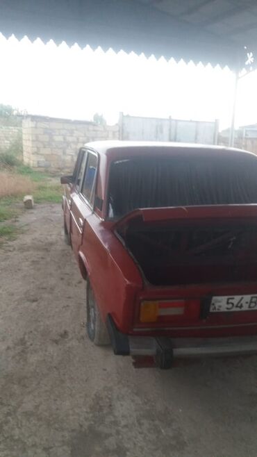 ваза стеклянная прозрачная высокая без узора: VAZ 2106, qırmızı sedan Xüsusiyyətlər: - Korpus: 4 qapılı sedan
