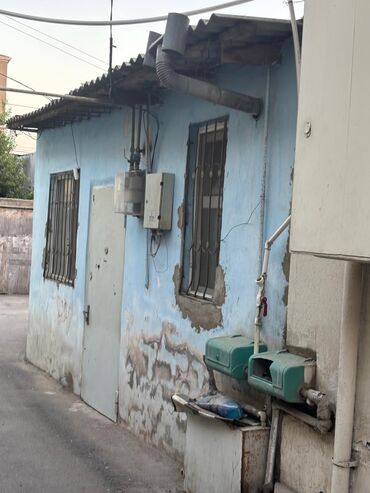 Дачи: Tecili satılır əwyali dayanacaga yaxin UPD Merkezde
