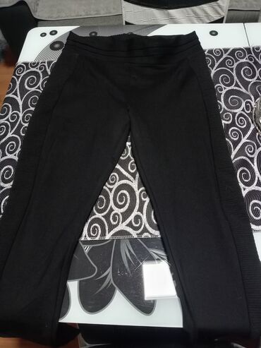 zenske pantalone dzeparice: Crne pantalone, lagane