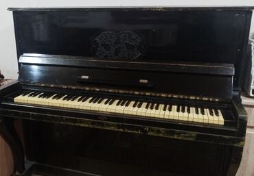 Клавишные инструменты: Belarus piano təcili satılır 200m xırda işi var, Bakıdadı