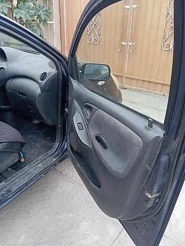 Toyota: Toyota Yaris: 2004 г., Механика, Хэтчбэк — 8