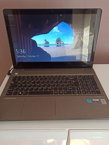 packard bell laptop: Medion Akoya E6412T / Ekran na dodir (touch) 15.6' Ocuvan Odlicno