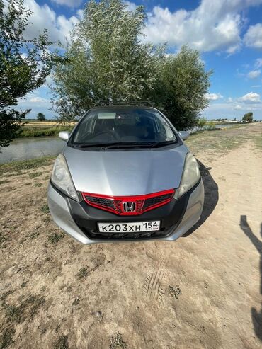 Honda: Honda Fit: 2012 г., 1.3 л, Вариатор, Бензин, Хэтчбэк