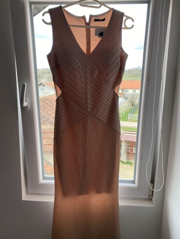 dilvin haljine: 👗Prva haljina je nova, veličina S, cena 2650din 👗Druga haljinica