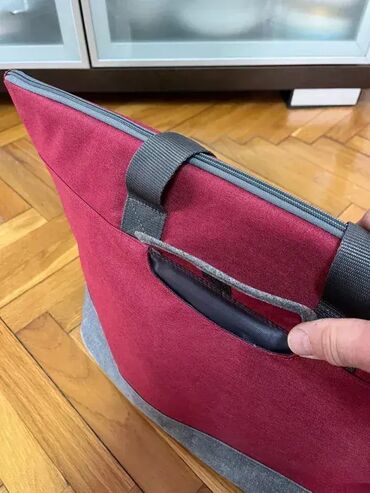 Oprema za kućne ljubimce: Kvalitetna torba za nošenje pasa ili mačaka; Dimenzije: V x L x Š = — 7