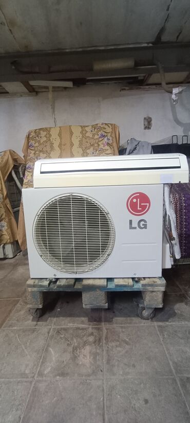 Швейные машины: Кондиционер LG, Б/у, 40-45 м², Сплит-система, Нет кредита, Платная установка