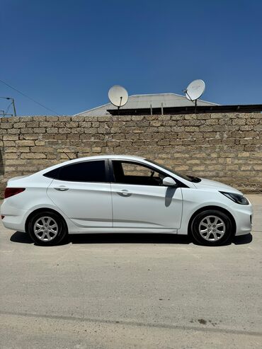 hyundai azera 2011: Hyundai Accent: 1.6 l | Sedan