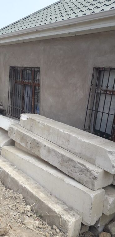 qobustan daşı: 60 eded das belgeleri satilir.2metr 60santi uzunu eni 50 santi.Biri 8