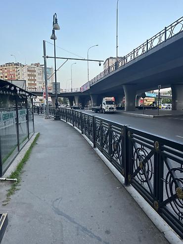 memar ecemi: 20 Yanvar metrosuna qalxan yolda, Əcəmi metrosuna yaxin, insanlarin — 4
