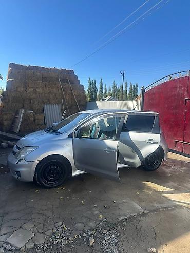isis toyota: Toyota Ist: 2002 г., 1.5 л, Автомат — 4