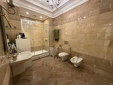 Продажа коттеджей и домов: 5 и более комнат, 525 м², 12 соток, Бишкек at lalafo.kg — 30 Продажа коттеджей и домов: 5 и более комнат, 525 м², 12 соток, Бишкек — 30