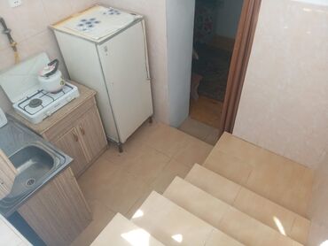 Kommersiya daşınmaz əmlakının satışı: Sahə: 36.7 m² Sənəd: Çıxarış (kupça), qeyri-yaşayış təyinatlı — 9