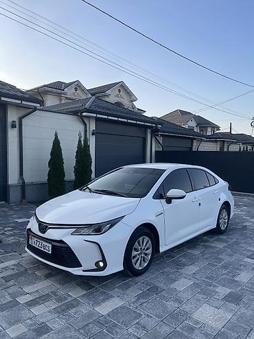 corolla 2016: Toyota Corolla: 2019 г., 1.8 л, Вариатор, Гибрид, Седан — 1