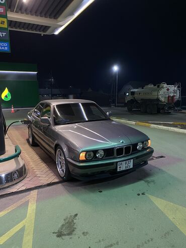 машины с российскими номерами: BMW 5 series: 1991 г., 2.5 л, Механика, Бензин, Седан