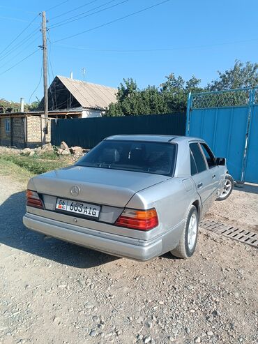 уаз сатылат: Mercedes-Benz 220: 1992 г., 2.2 л, Механика, Бензин, Седан