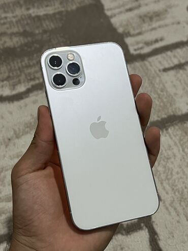 Apple iPhone: IPhone 12 Pro, Б/у, 128 ГБ, Белый, Защитное стекло, 82 %