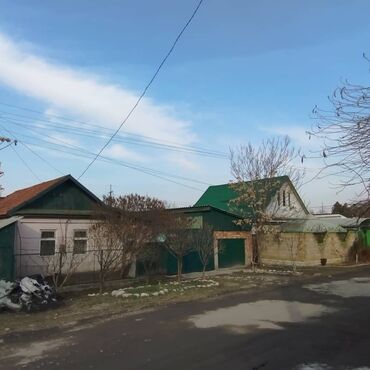 продаю пол дом район рабочий городок: Дом, 100 м², 7 комнат, Собственник, Косметический ремонт