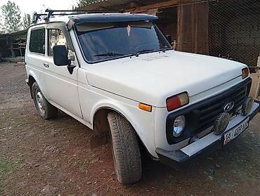 ВАЗ (ЛАДА): ВАЗ (ЛАДА) 4x4 Niva: 2001 г., 1.7 л, Кол менен иштөөчү — 8
